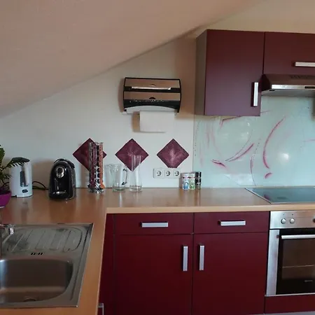 100 Qm 1 - Near Highway *