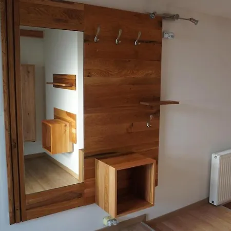 100 Qm 1 - Near Highway *