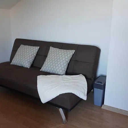 100 Qm 1 - Near Highway Apartament *