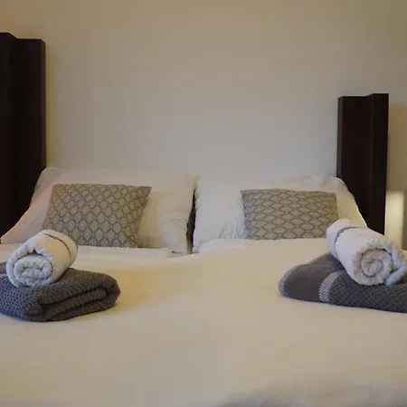 100 Qm 1 - Near Highway *