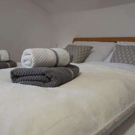 Geraeumige Naehe Autobahn A2 Apartamento