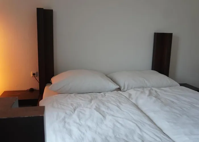 شقة 100 Qm 1 - Near Highway غليسدورف