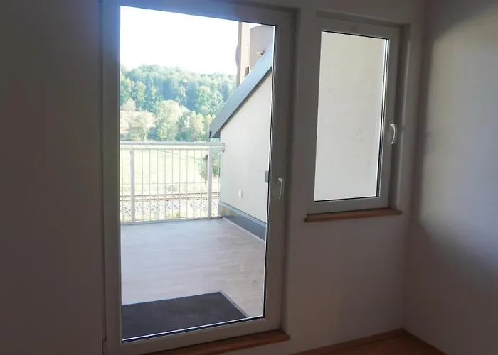 100 Qm 1 - Near Highway Apartmán *