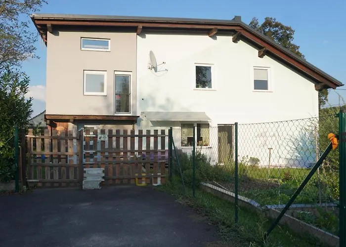 100 Qm 1 - Near Highway شقة