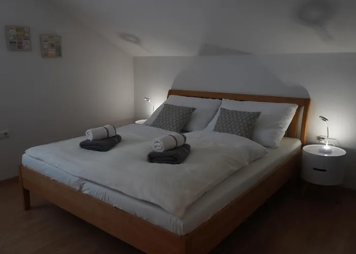 شقة 100 Qm 1 - Near Highway *