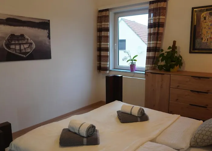 100 Qm 1 - Near Highway * غليسدورف